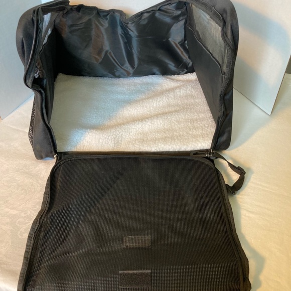 PET CARRIER MULTI POCKET MESH OVER SHOULDER STRAP - Picture 8 of 8